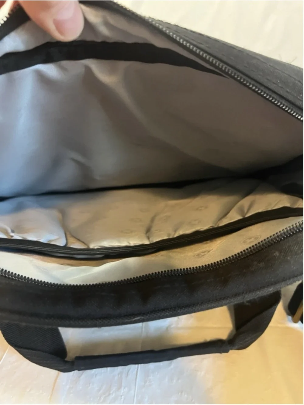 SwissGear Black small tech Messenger Bag Crossbody